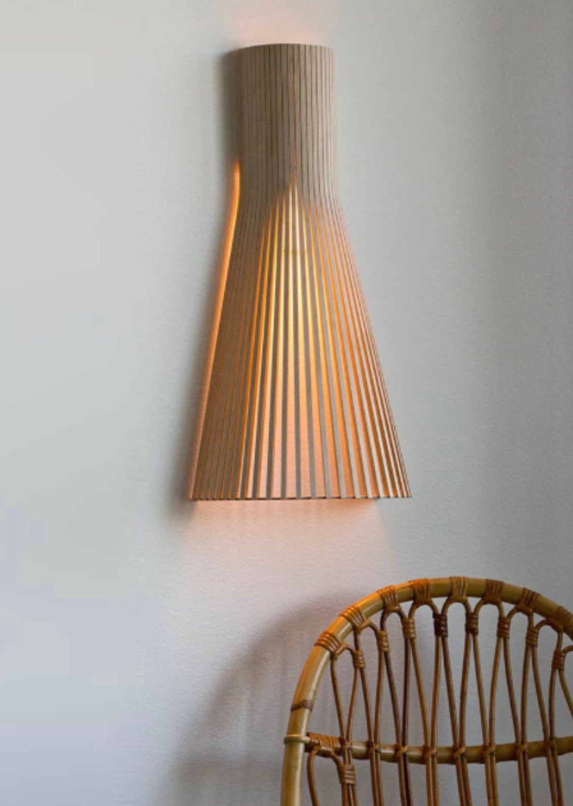 Nieuw in doos 2x Secto wandlamp Walnut 45cm nieuw!  (4231)