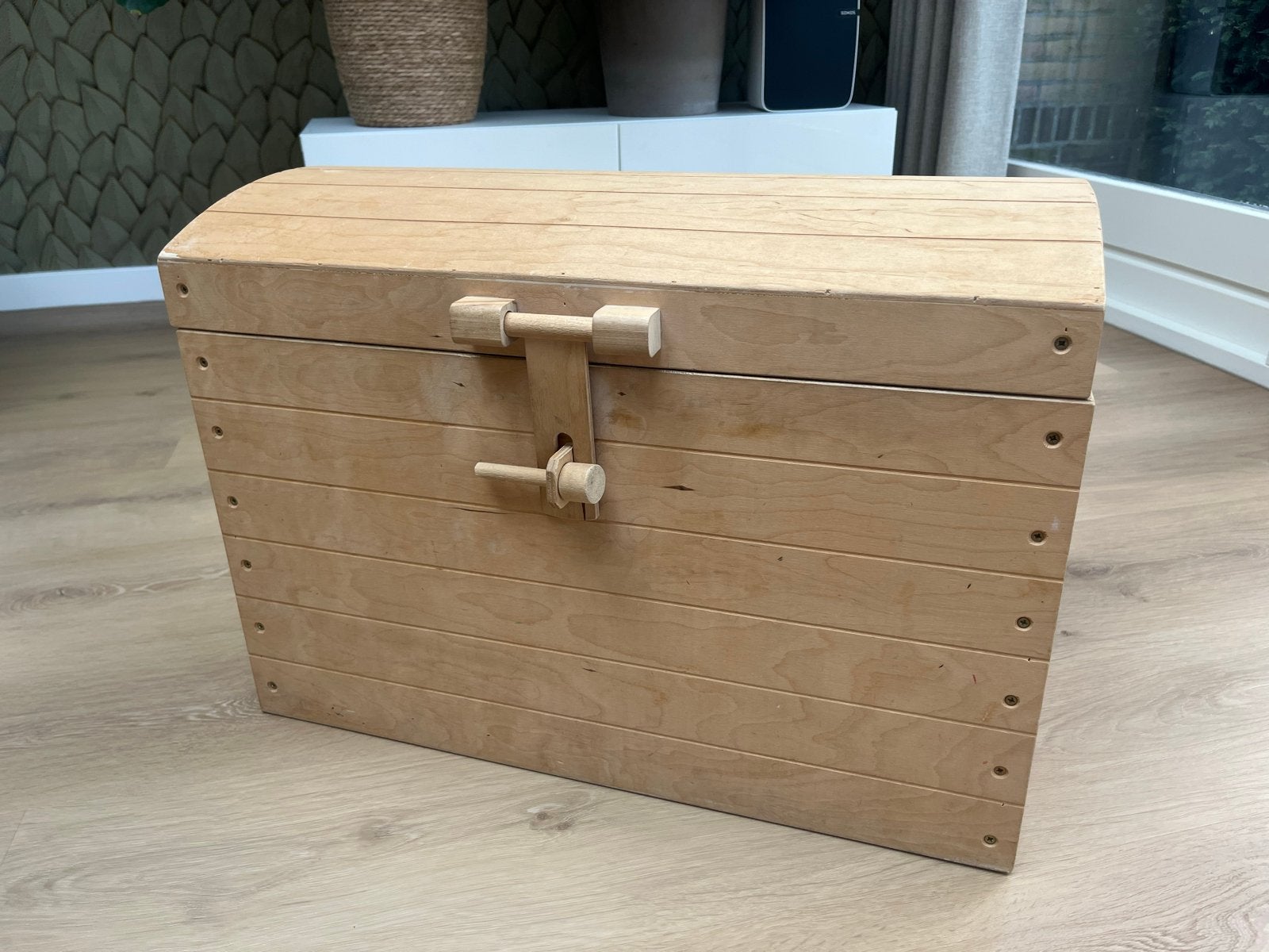 Houten schatkist / speelgoedkist met slot, Huis en Inrichting, Ophalen, 50 – 75, Gebruikt, 50 tot 100 cm