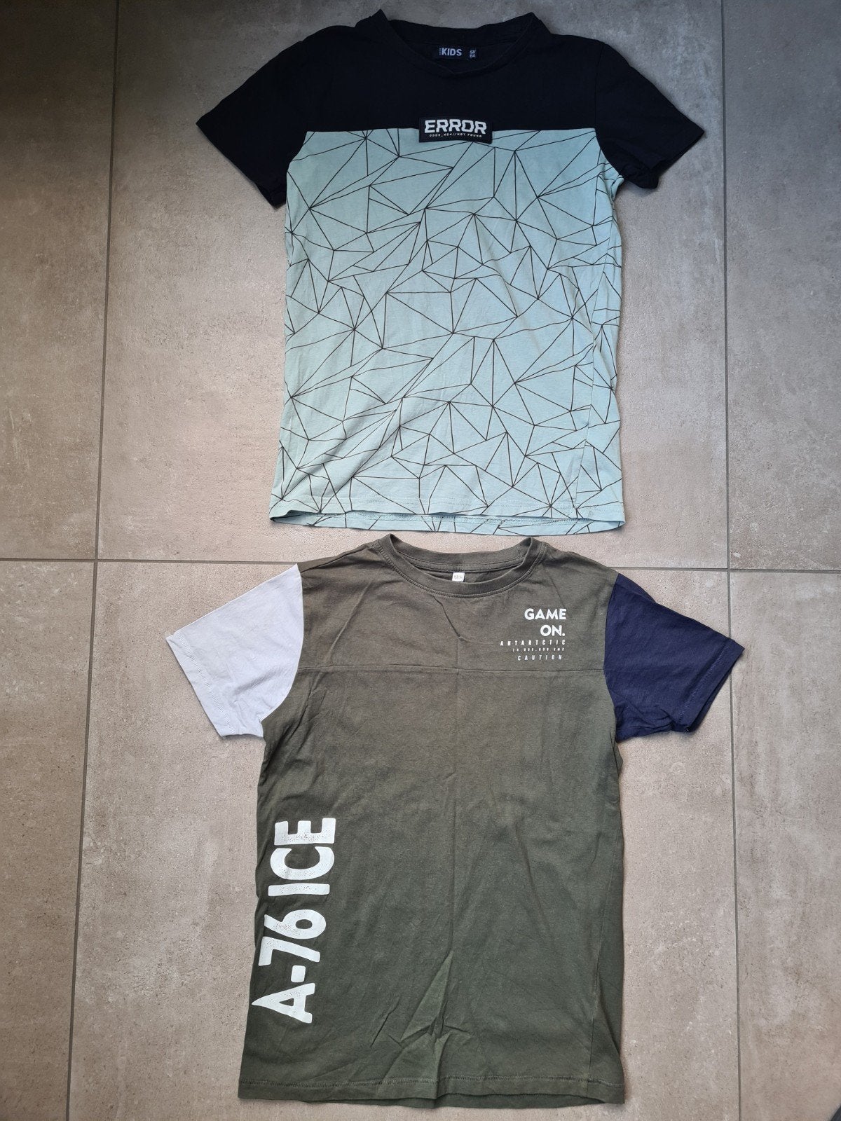 2 T-shirts maat 158-164, Kinderen en Baby's, Kinderkleding | Maat 158, Gebruikt, Jongen of Meisje, Ophalen of Verzenden, Shirt of Longsleeve