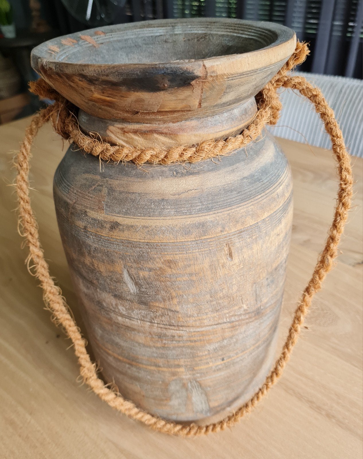 Napalese pot, Huis en Inrichting, Woonaccessoires | Schalen en Manden, Ophalen of Verzenden, Nieuw, Rond, Hout