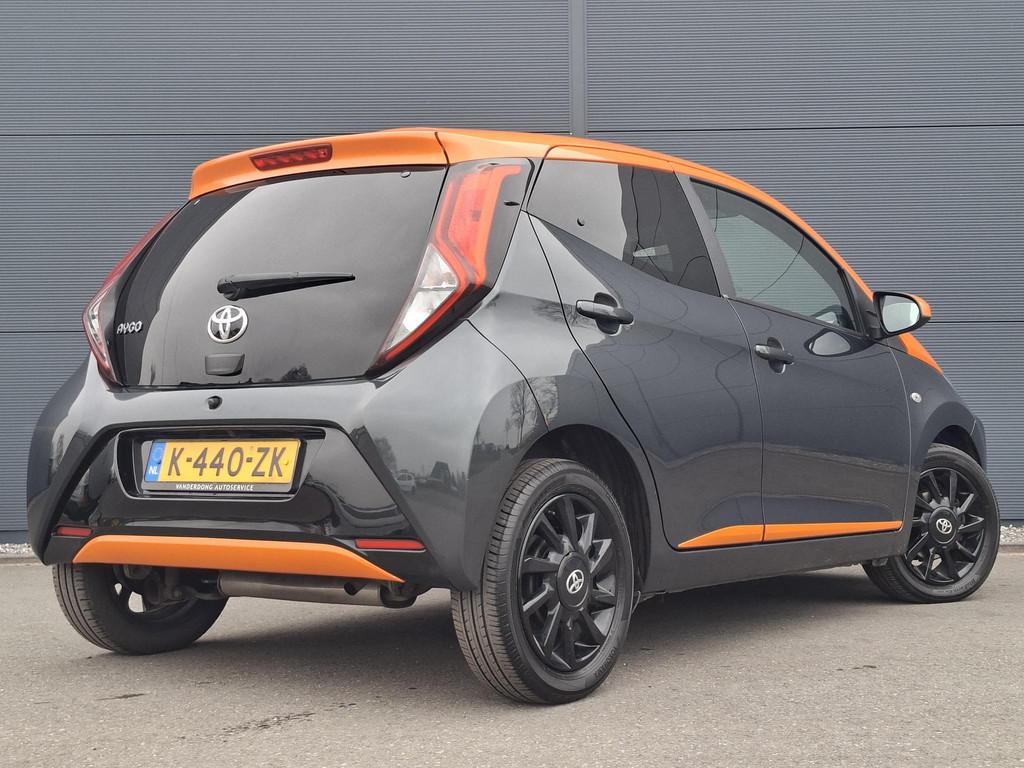 Toyota Aygo 1.0 VVT-i x-JBL | Camera | Clima | Carplay, Voorwielaandrijving, Gebruikt, Euro 6, 4 stoelen