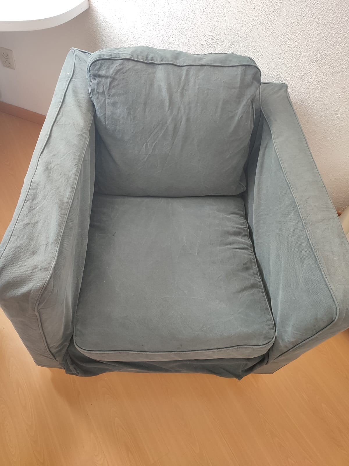 Gratis twee fauteuils – eerste die ze ophaalt mag ze hebben!, Dieren en Toebehoren, Hondenmanden, Overige, Ophalen of Verzenden