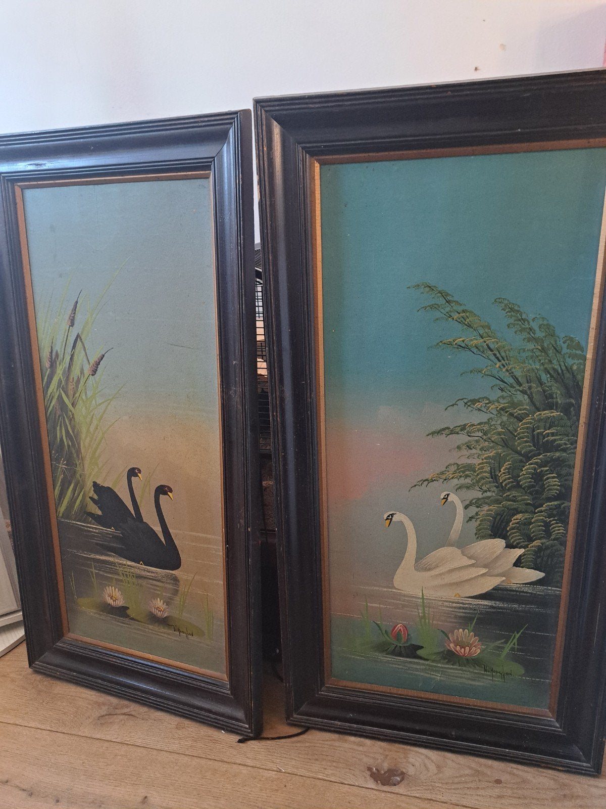 Set van 2 Schilderijen: Zwarte en Witte Zwanen, Antiek en Kunst, Ophalen, Dieren