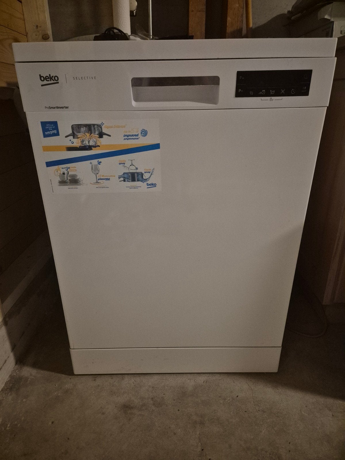 Vrijstaande Beko vaatwasser met defect klepje voor vaatwasbl, Ophalen, Gebruikt, 85 tot 90 cm, Eco programma