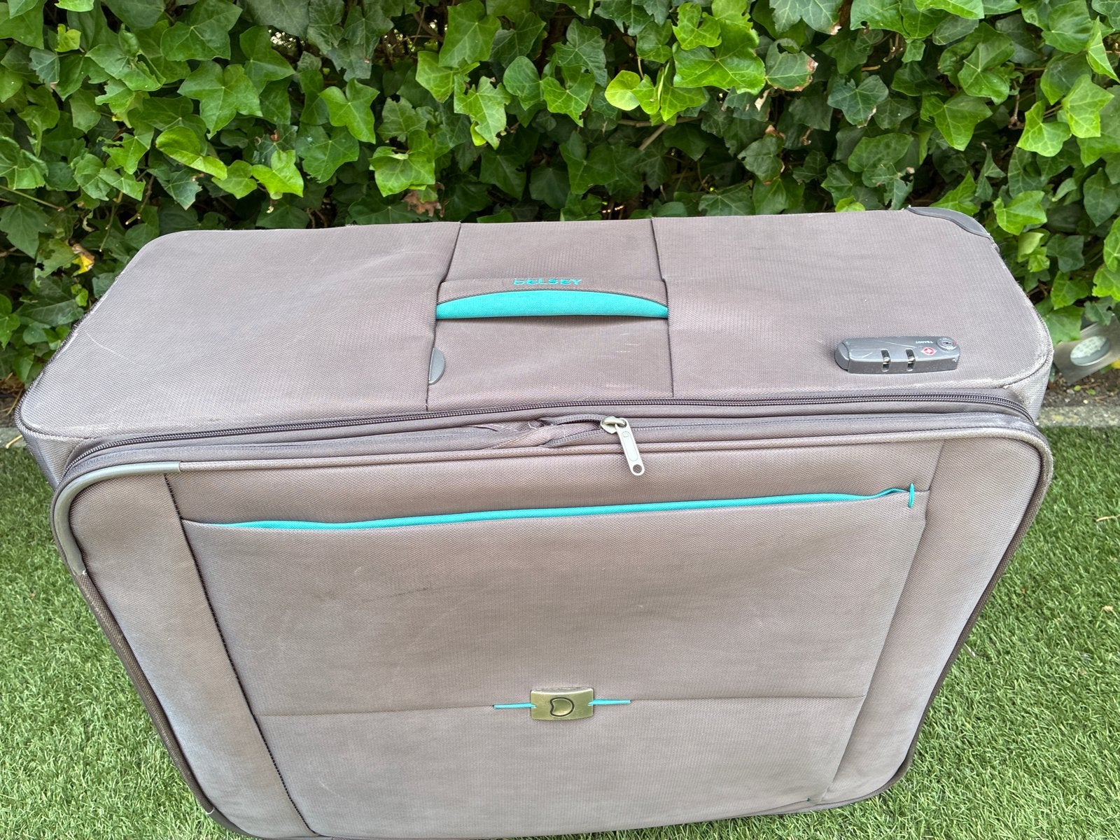 Delsey Koffer - Grijs met Turquoise accenten, 30 cm of meer, Gebruikt, Ophalen of Verzenden, 60 tot 80 cm