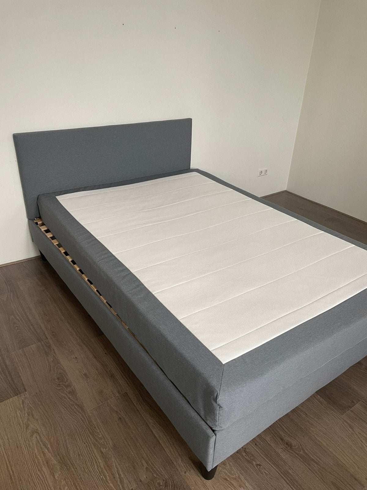 Säbövik boxspring bed & mattress, 140x200, perfect condition, Ophalen, Eenpersoons, 140 cm, Zo goed als nieuw