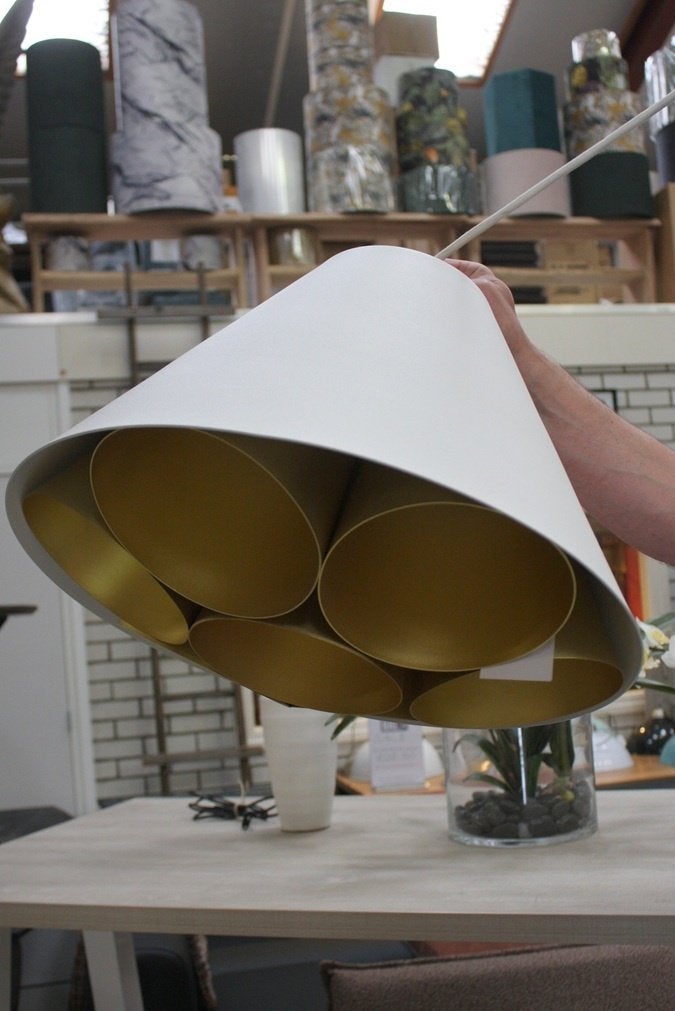Mooie moderne hanglamp Dark at Night metaal wit / goud, Ophalen of Verzenden, Zo goed als nieuw, Metaal