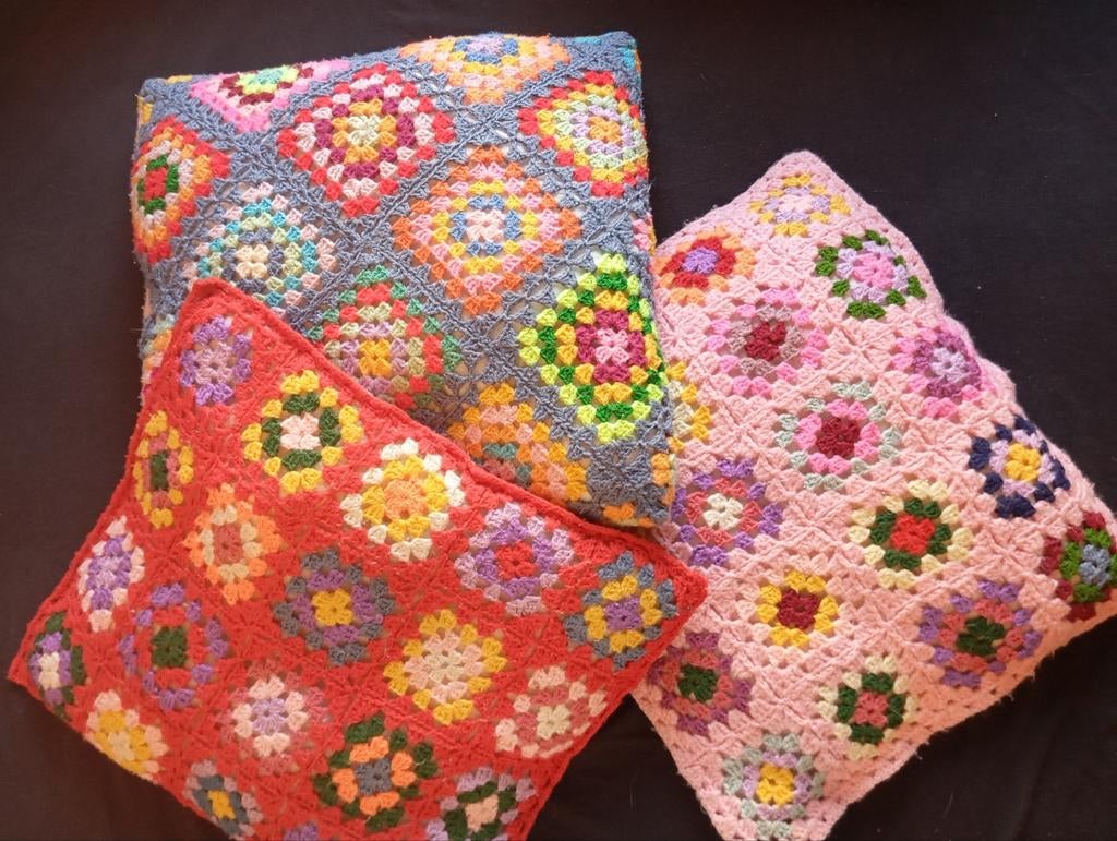 Handgemaakte Granny Square Kussens - Boho Stijl, Huis en Inrichting, Ophalen of Verzenden, Nieuw, Vierkant