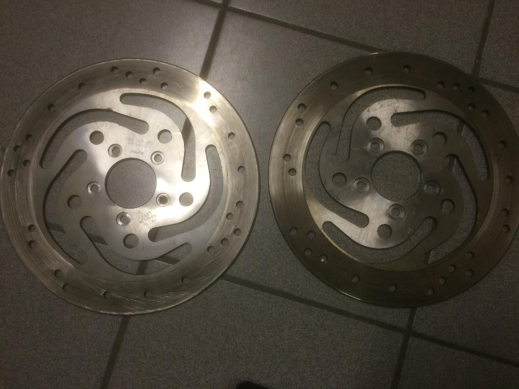 Harley twincam voor en achter remschijf, Ophalen