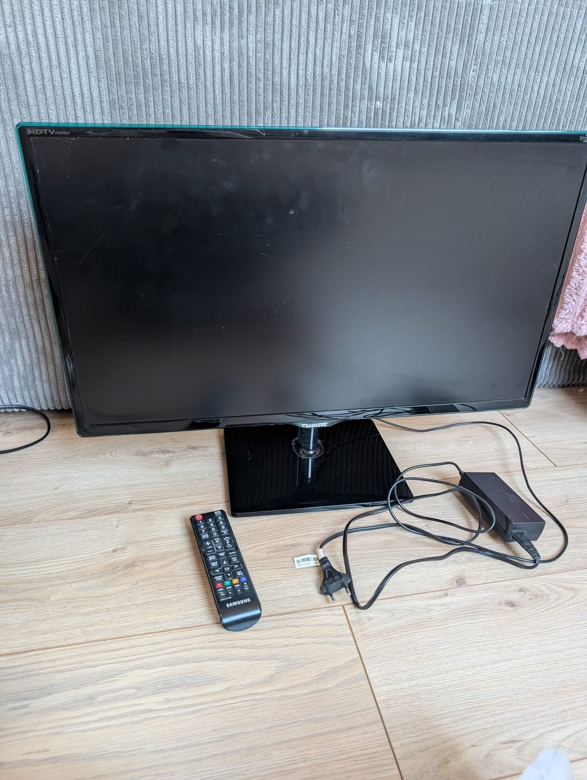 Samsung 27-inch Full HD monitor/TV-combi, Ophalen, Zo goed als nieuw, 50 Hz, Samsung