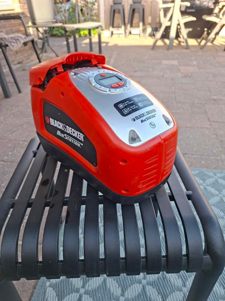 Black & Decker AirStation Compressor - Draagbaar, Gebruikt, 6 tot 10 bar, Ophalen of Verzenden, Minder dan 200 liter/min