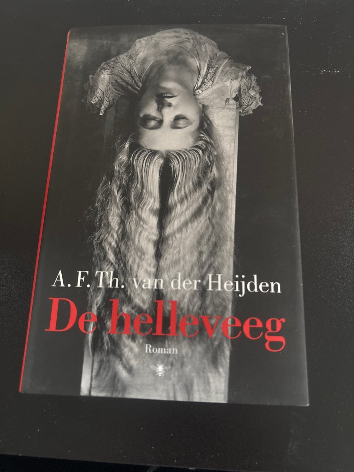 A.F.Th. van der Heijden - De helleveeg (gebonden), Ophalen of Verzenden, Zo goed als nieuw, Nederland
