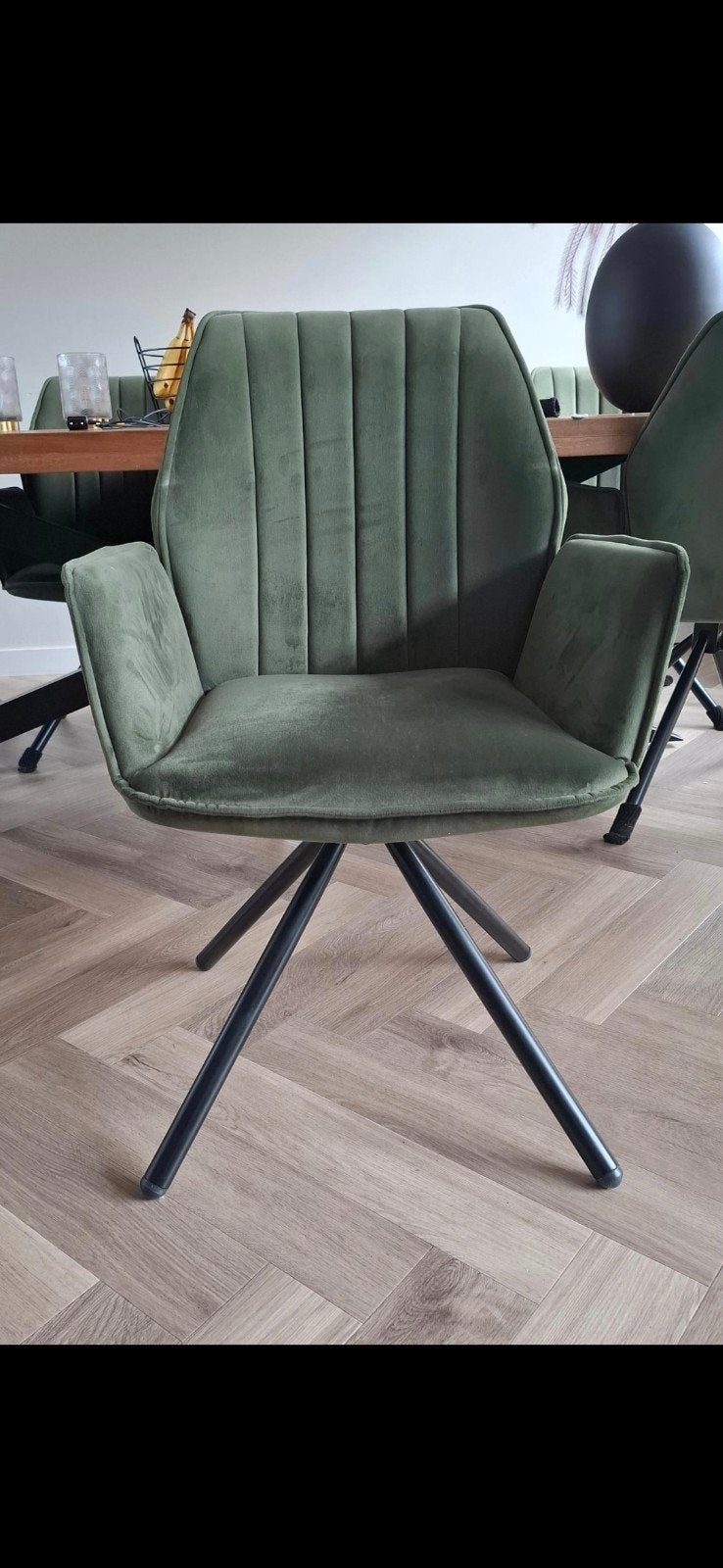 Foto 2 van Moderne eetkamerstoel - Groen velvet
