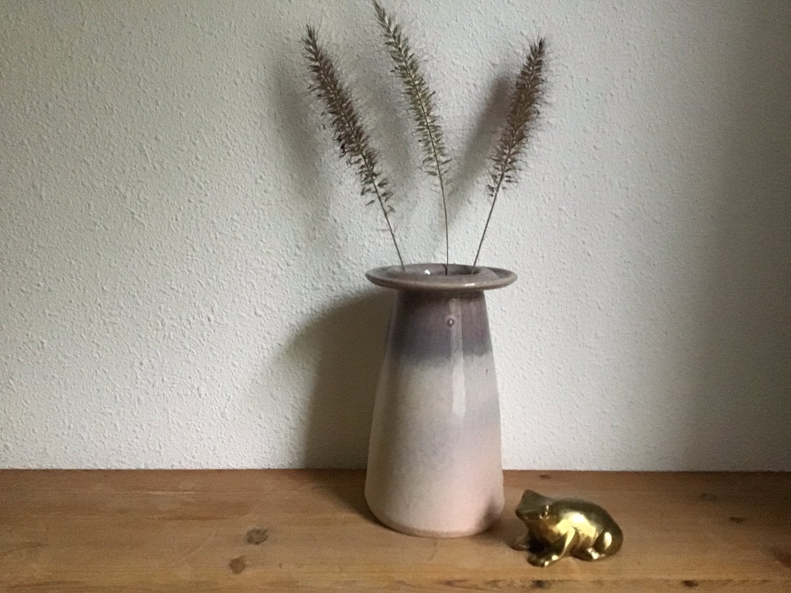 Vintage vaasje hand gedraaid., Ophalen of Verzenden, Zo goed als nieuw, Paars