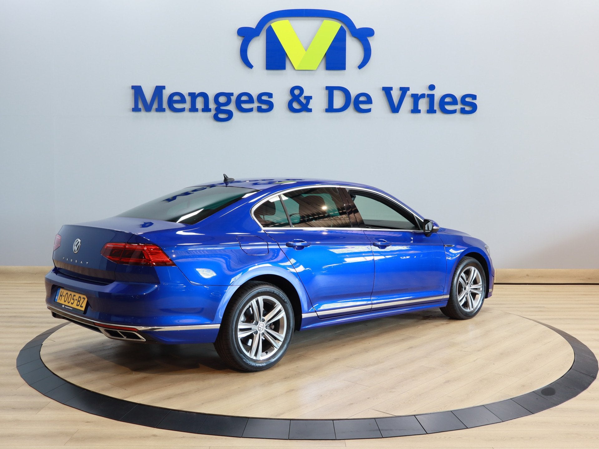 Volkswagen Passat 1.5 TSI Elegance Business R Airco ECC | R, 12 maanden, 4 cilinders, Blauw, Origineel Nederlands