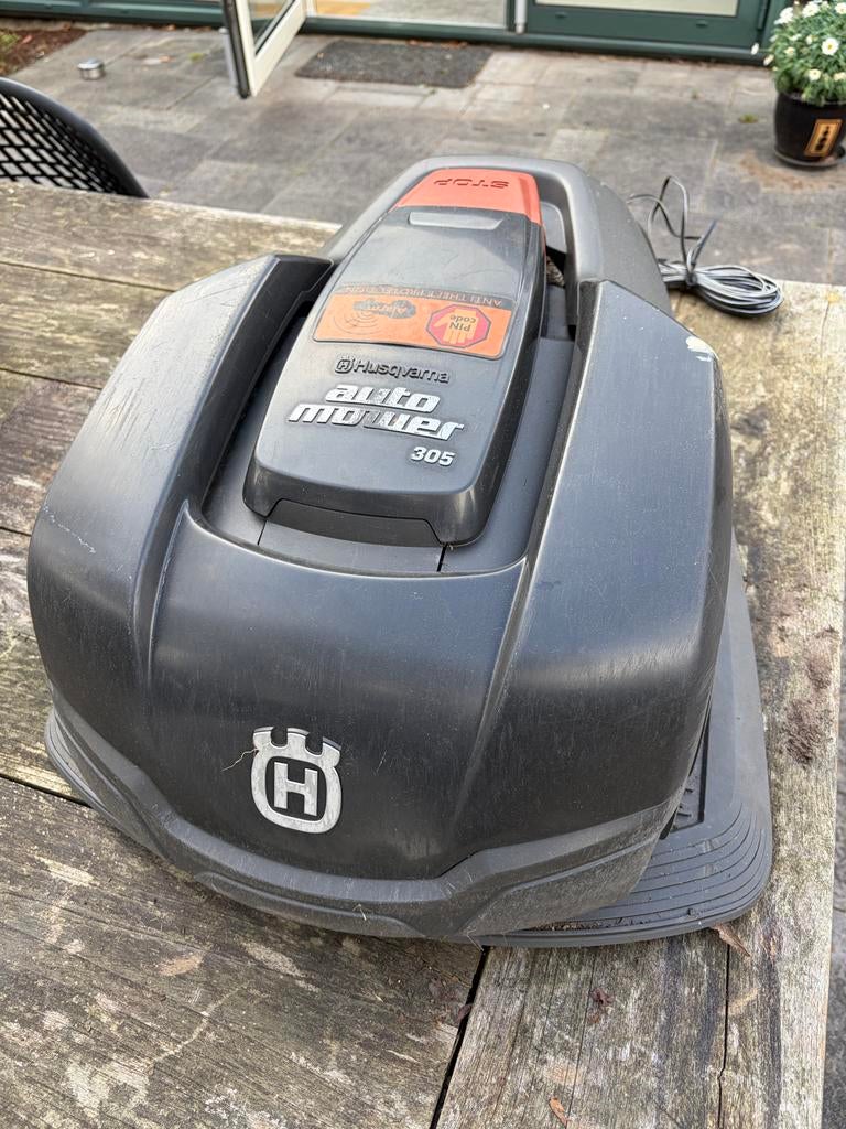 Husqvarna automower 305, Ophalen, Gebruikt, Accu-grasmaaier
