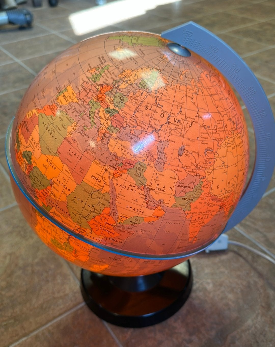 Nette wereldbol met verlichting, Ophalen, Zo goed als nieuw