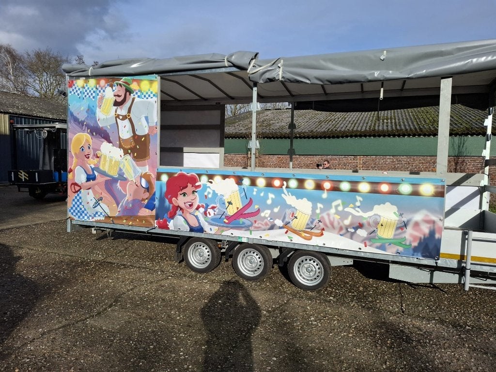 carnavalswagen / praalwagen / corsowagen / carnaval / podium, Ophalen, Zo goed als nieuw, Overige typen, Carnaval
