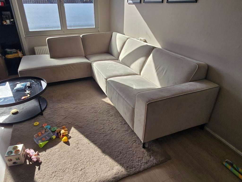 beige velours hoekbank, Huis en Inrichting, Banken | Bankstellen, Ophalen, 250 tot 300 cm, 100 tot 125 cm, Hoekbank
