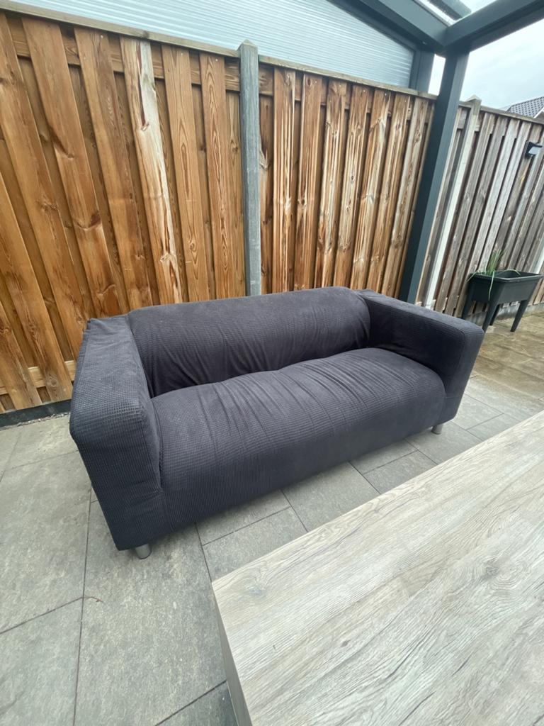 Comfortabele 2-zitsbank in donkergrijs, Huis en Inrichting, Banken | Bankstellen, Ophalen, Gebruikt, 150 tot 200 cm, Tweepersoons