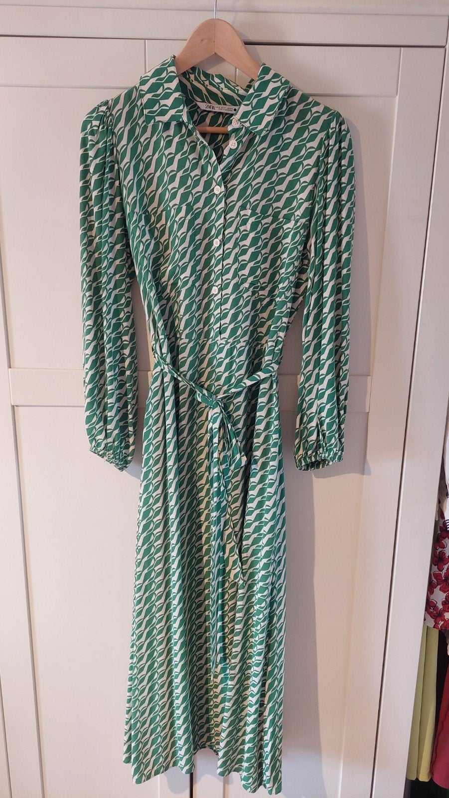 feminine long green dress Zara S, Kleding | Dames, Zara, Ophalen of Verzenden, Maat 36 (S), Gedragen