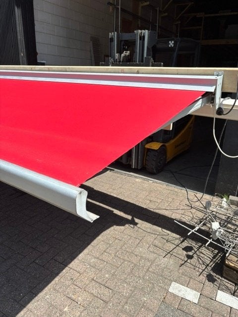 Elektrisch zonnescherp, Ophalen, Gebruikt, Elektrisch, 150 tot 300 cm