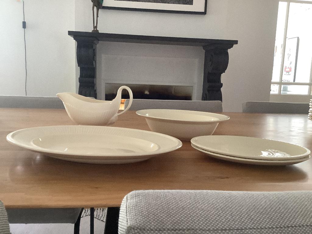 Wedgwood Edme servies diverse schalen en sauskom izgs., Ophalen of Verzenden, Wedgwood, Aardewerk, Schaal of Schalen