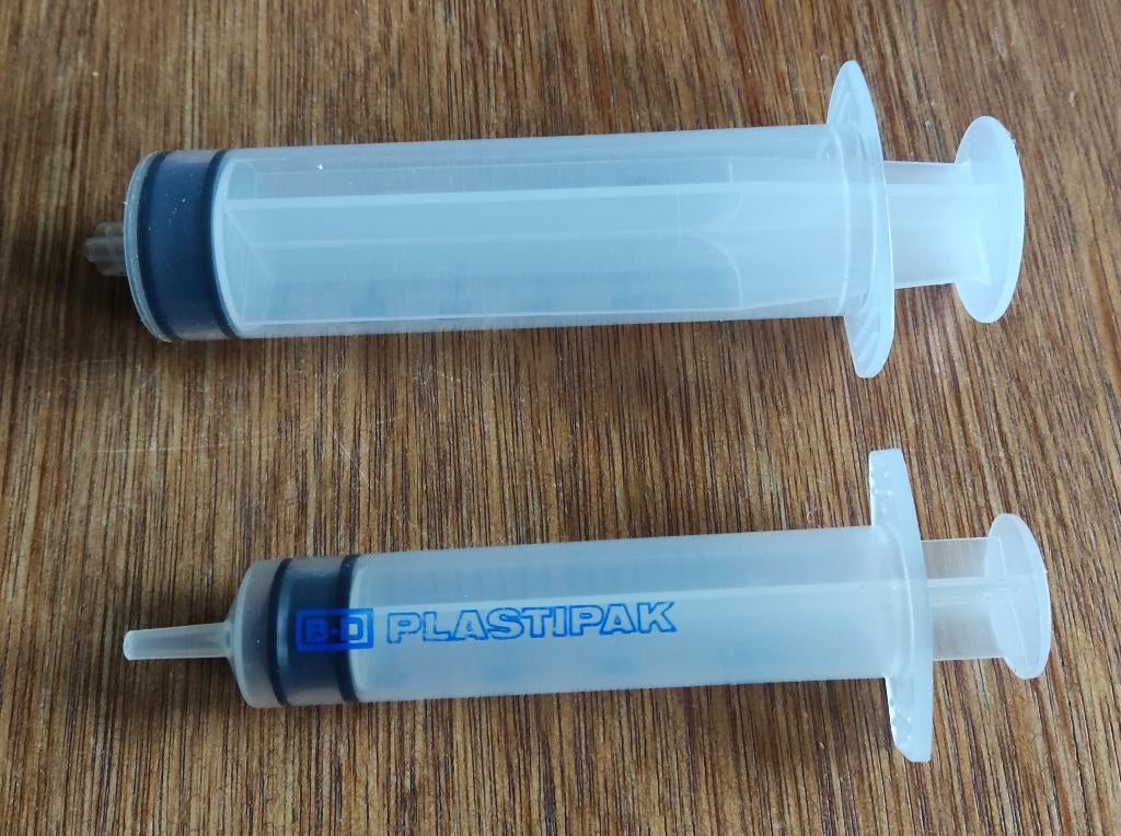 Injectiespuiten groot, Ophalen of Verzenden, Zo goed als nieuw