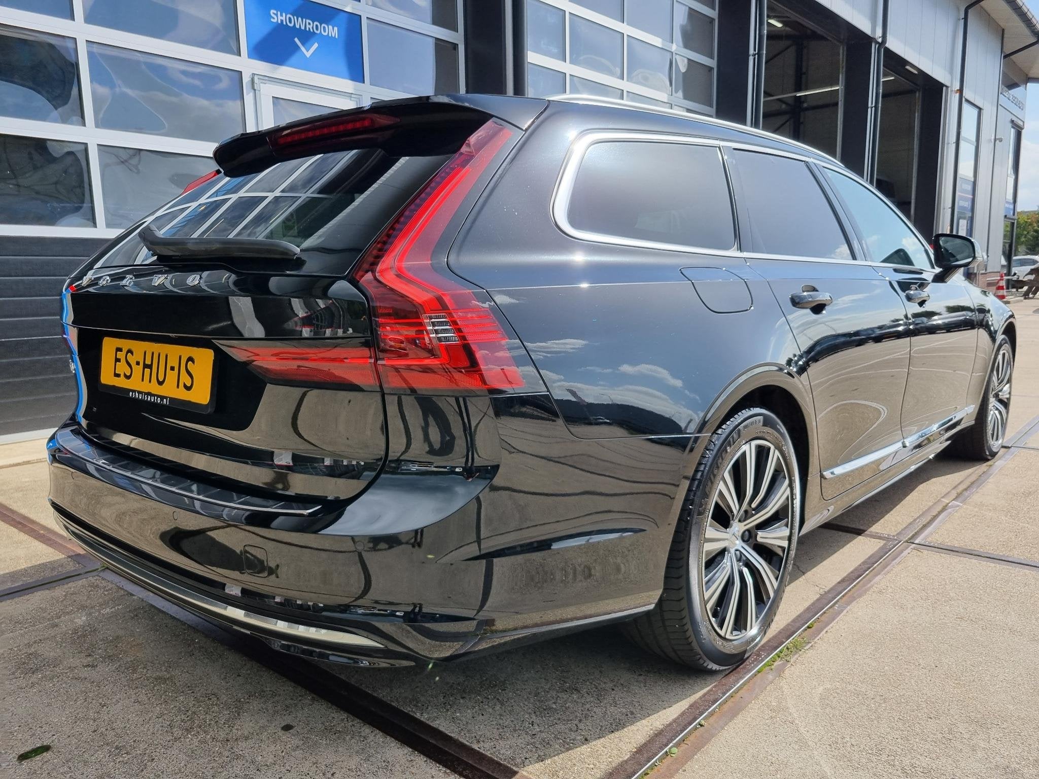 Volvo V90 2.0 T6 Plug-in hybrid AWD Inscription LEER / PANOR, Auto's, Automaat, Dealer onderhouden, Euro 6, 4 cilinders