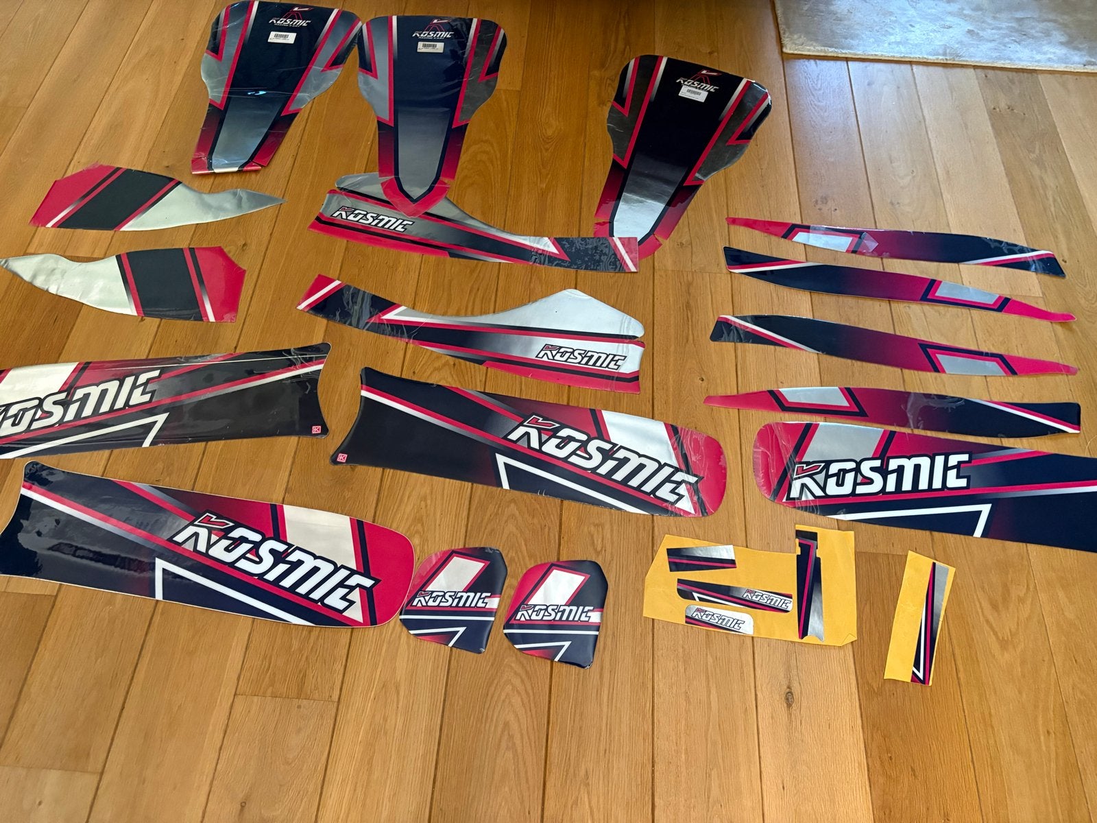 Kosmic Kart Sticker Set - Diverse Maten en Kleuren, Sport en Fitness, Karting, Ophalen of Verzenden, Kart
