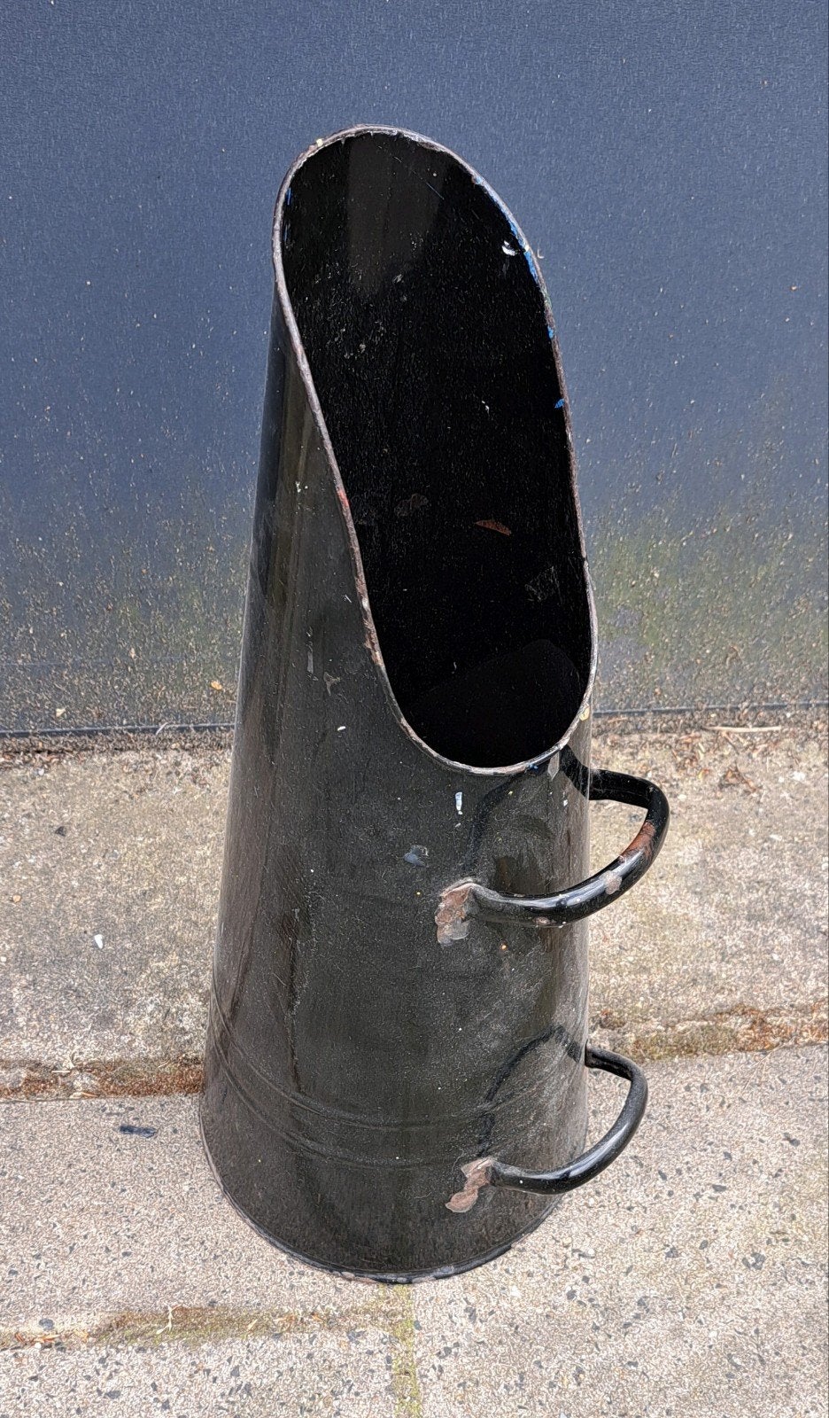 Antieke kolenkit / kolenemmer, Ophalen