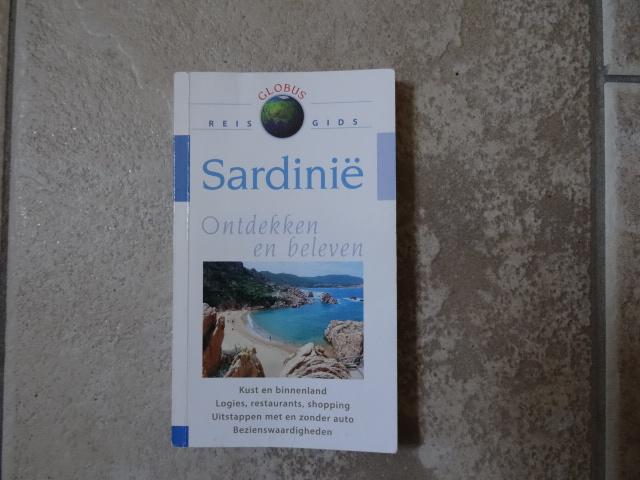 globus reisgids Sardinie, Europa, Ophalen of Verzenden, Reisgids of -boek, Gelezen