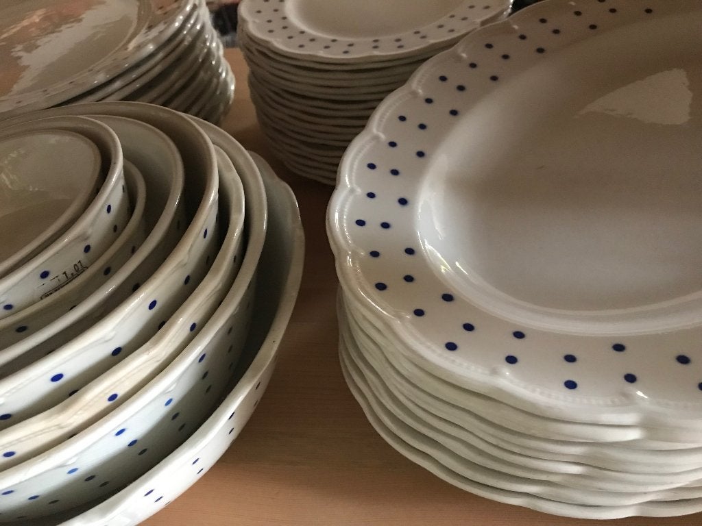 Boch wit blauw stipjes sterretjes tulp dubbele erwt bloemen, Antiek en Kunst, Antiek | Servies los, Ophalen of Verzenden