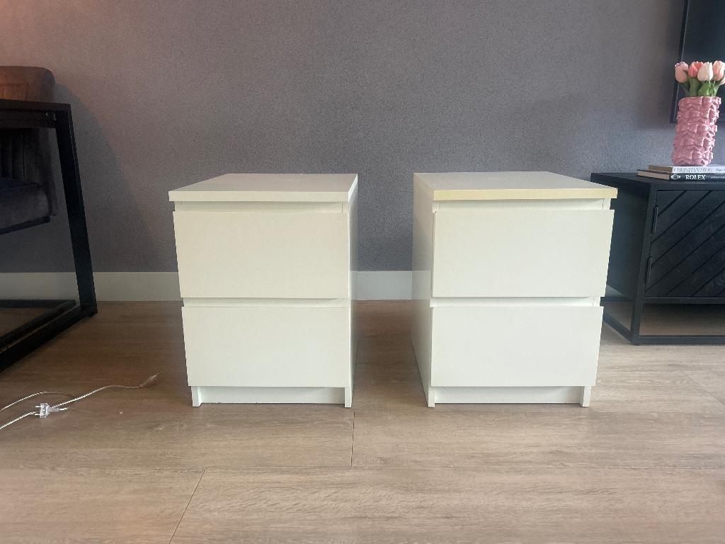 2x malm nachtkastje wit, Ophalen, Overige materialen, Gebruikt, Minder dan 45 cm