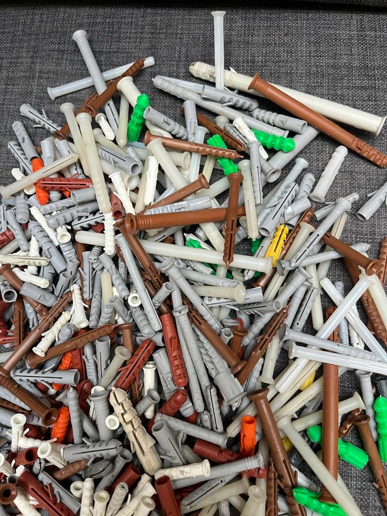 Diverse pluggen, verschillende maten - Nieuw, Ophalen of Verzenden, Nieuw