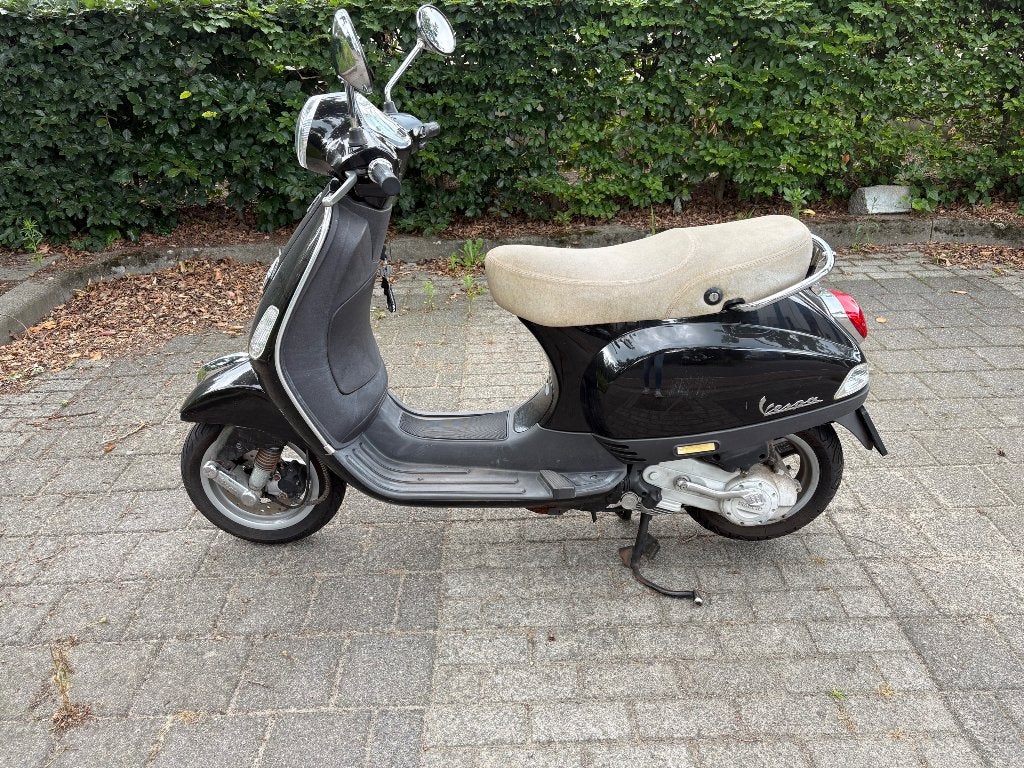 Vespa lx50 4 takt snor scooter zwart 1e eigenaar 2010 €579,-, Ophalen, Gebruikt, Benzine, Vespa
