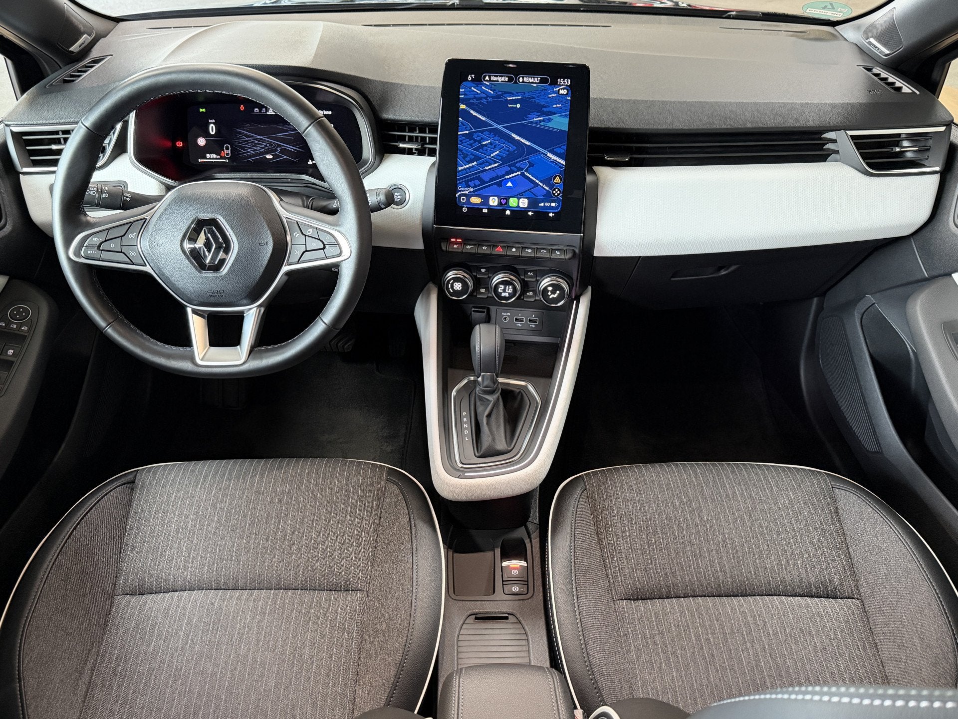 Renault Clio 1.0 TCe 92pk Aut | Intens | Groot Navi | Bose |, Auto's, Renault, Leder en Stof, Zwart, 14 km/l, Bedrijf