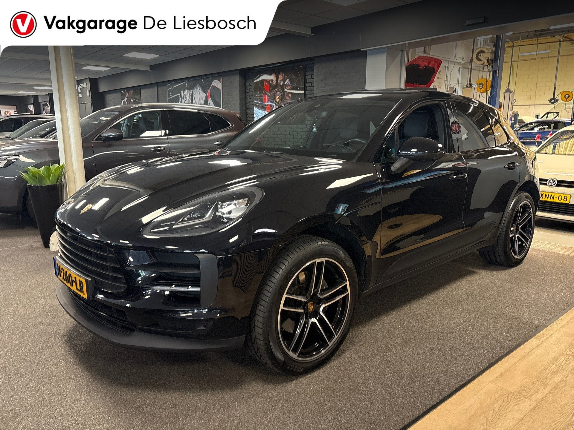 Porsche Macan 2.0/pano/leer/navi/camera/sport chrono/stoelve, Auto's, Dealer onderhouden, Gebruikt, Zwart, Bedrijf