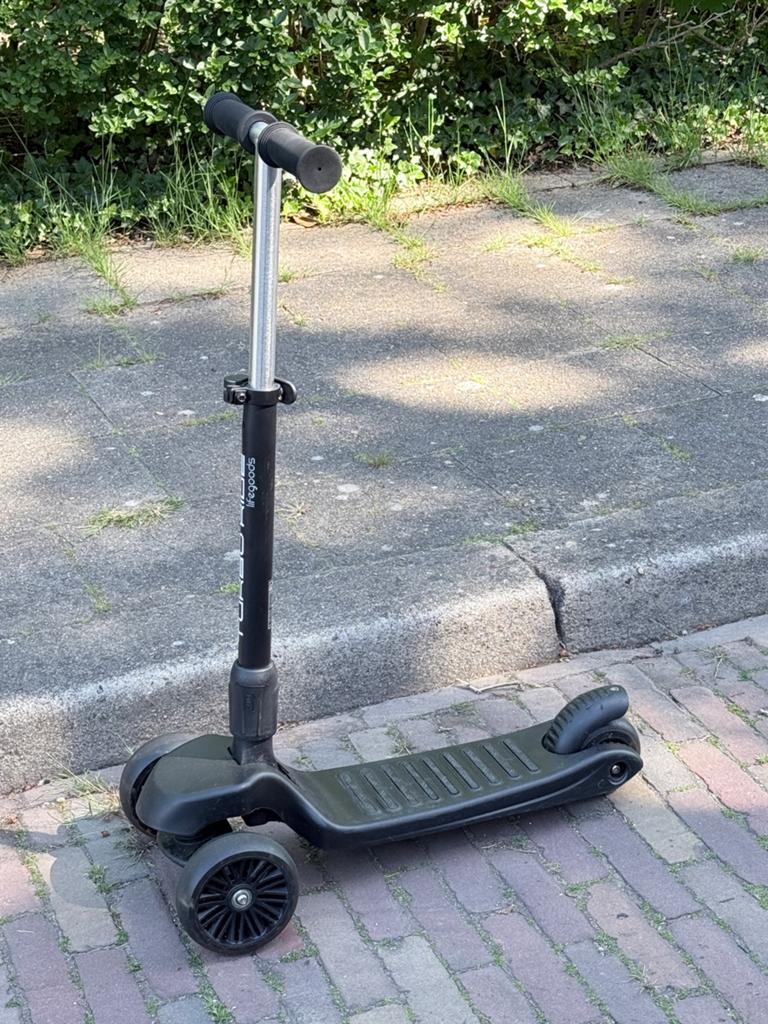 Zeer  degelijke Lifegoods step 5-8 jaar, Ophalen, Zo goed als nieuw, Gewone step
