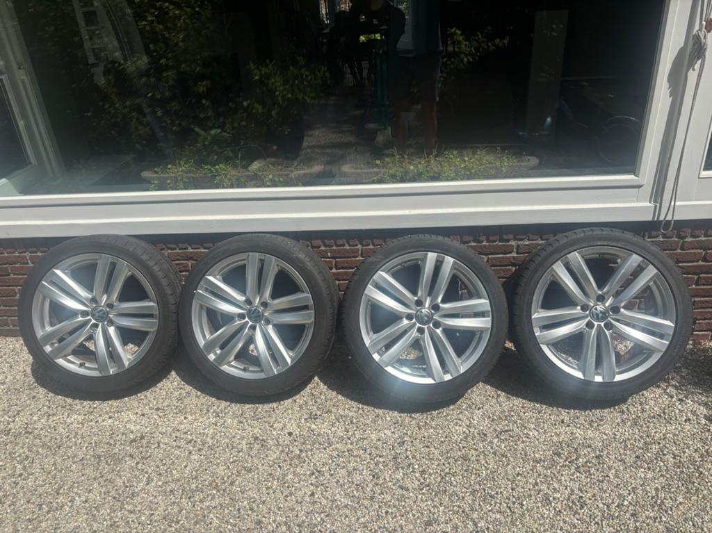 Originele VW Passat Kansas 18 inch velgen incl. zomerbanden, 18 inch, Gebruikt, Velg(en), Ophalen of Verzenden