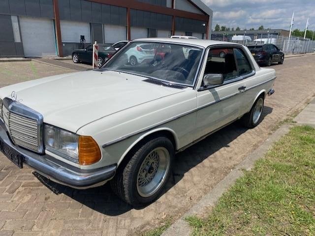 Mercedes-Benz 200-280 (W123) 230 C, Auto's, Automaat, Gebruikt, 4 cilinders, 2307 cc