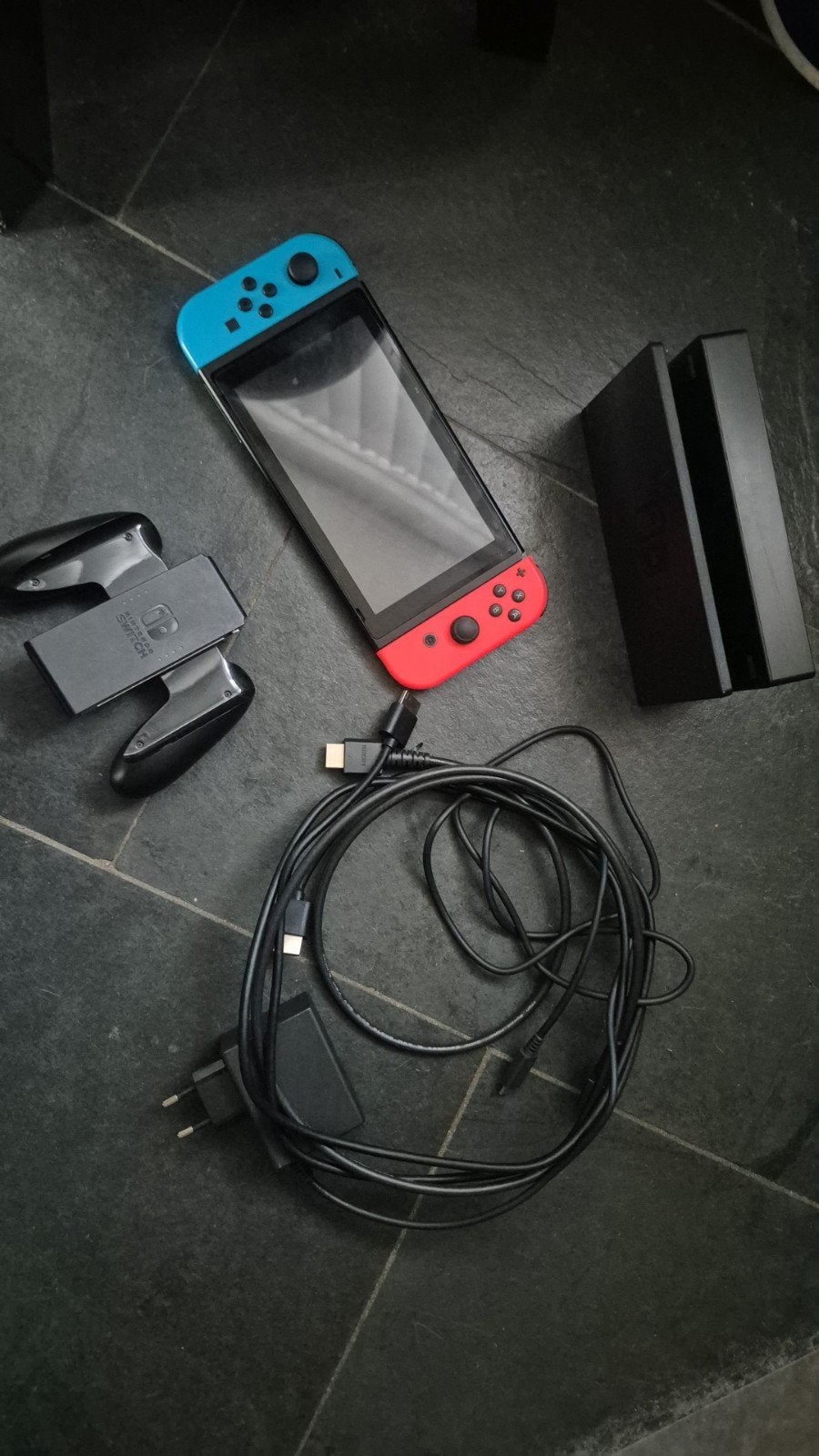 Nintendo Switch Original met Joy-Cons en Dock, Spelcomputers en Games, Ophalen, Gebruikt, Met 2 controllers, Switch Original