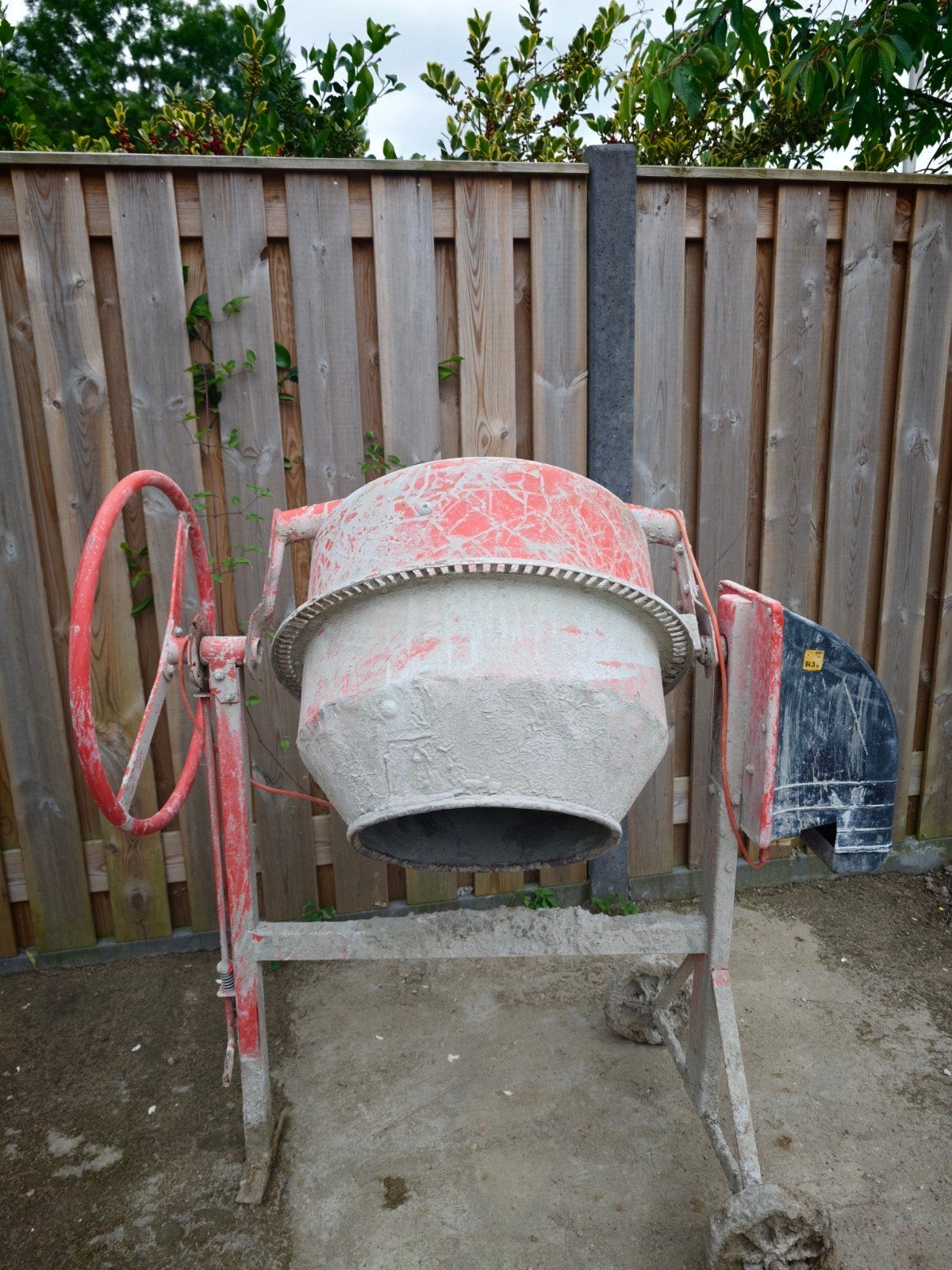 Te Huur: 135L Betonmolen / Betonmixer (Per Dag/Week), Doe-het-zelf en Verbouw, Betonmolens, Ophalen of Verzenden
