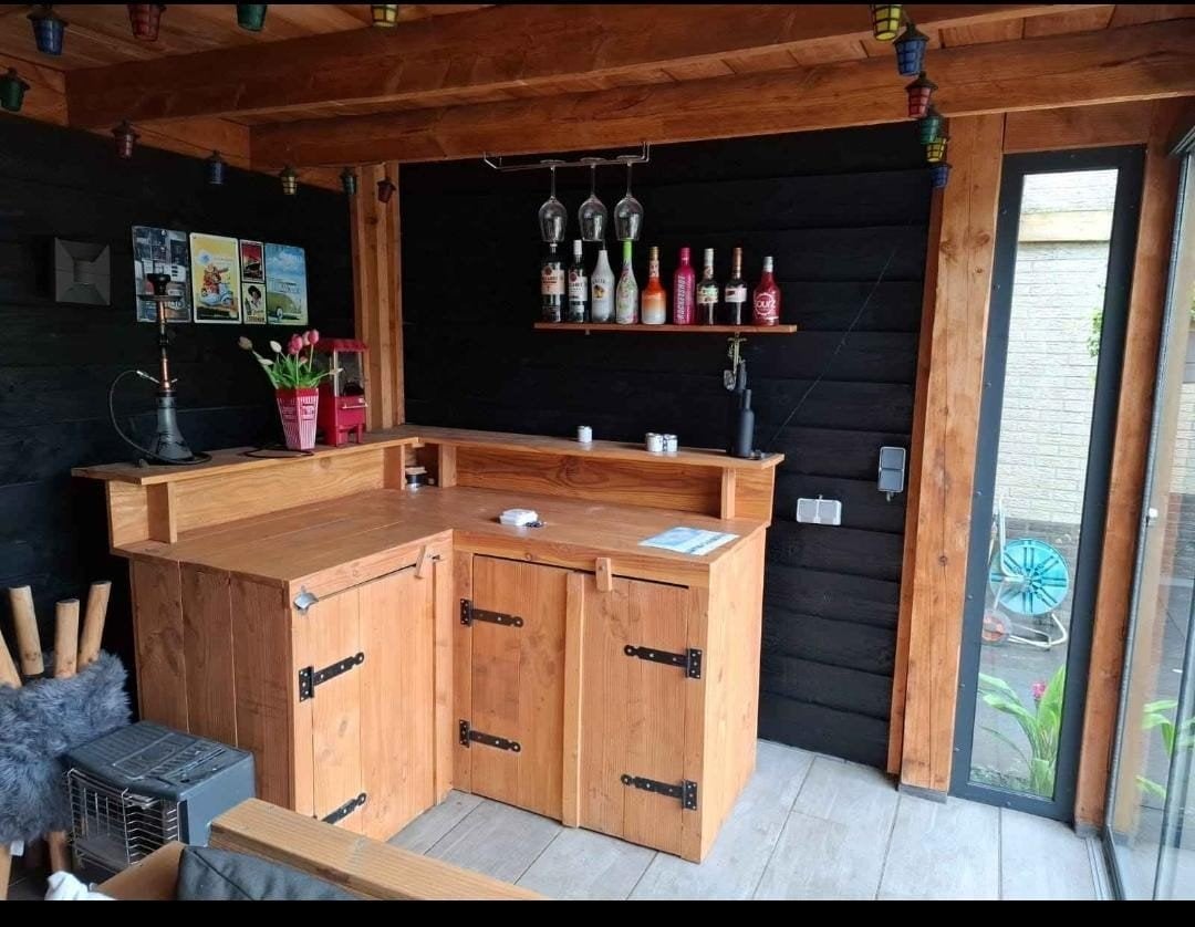 Houten douglas bar met veel opbergruimte en voetsteun, Huis en Inrichting, Ophalen, Zo goed als nieuw