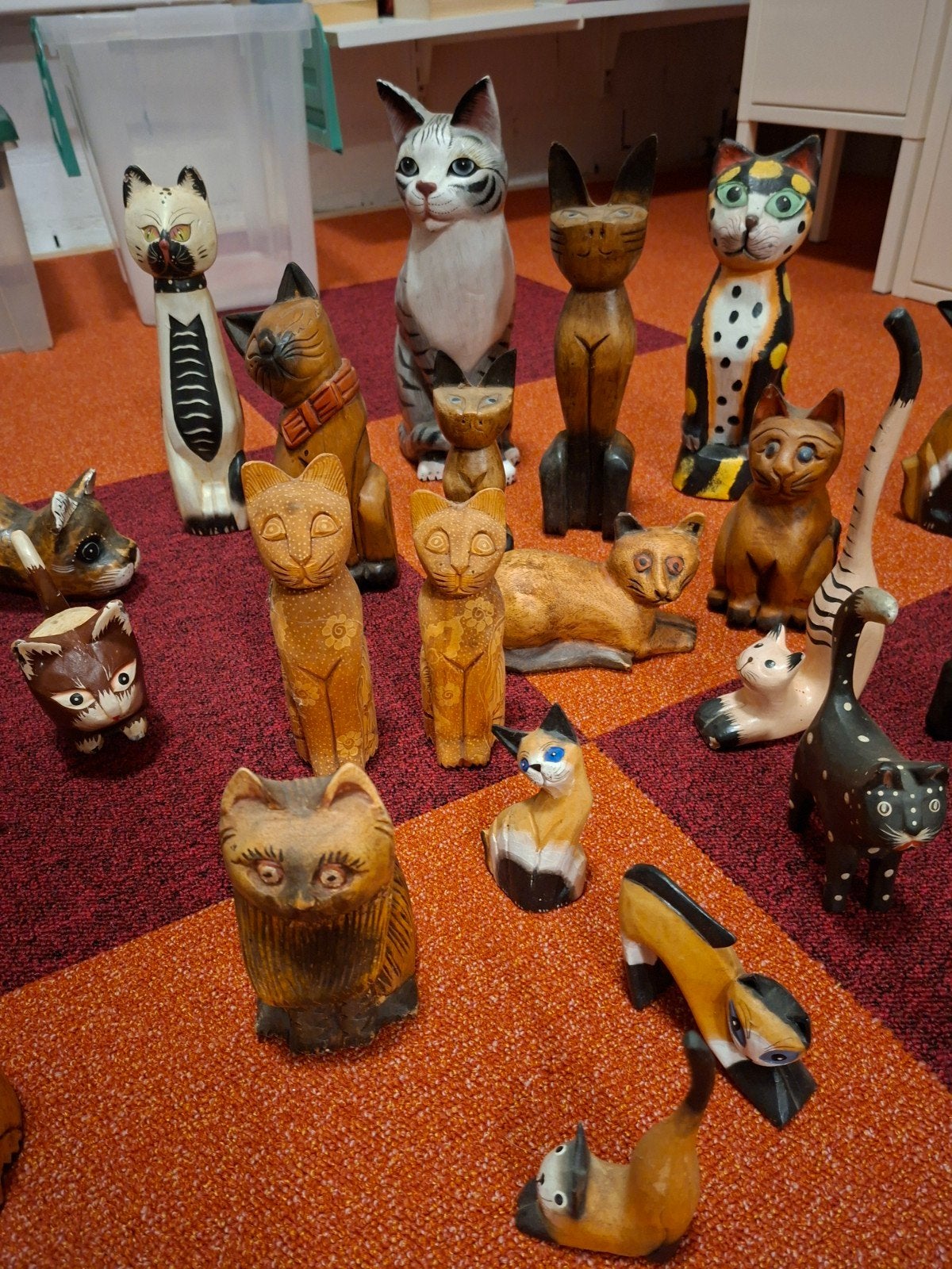 Verzameling houten kattenbeeldjes - Diverse stijlen, Ophalen, Gebruikt