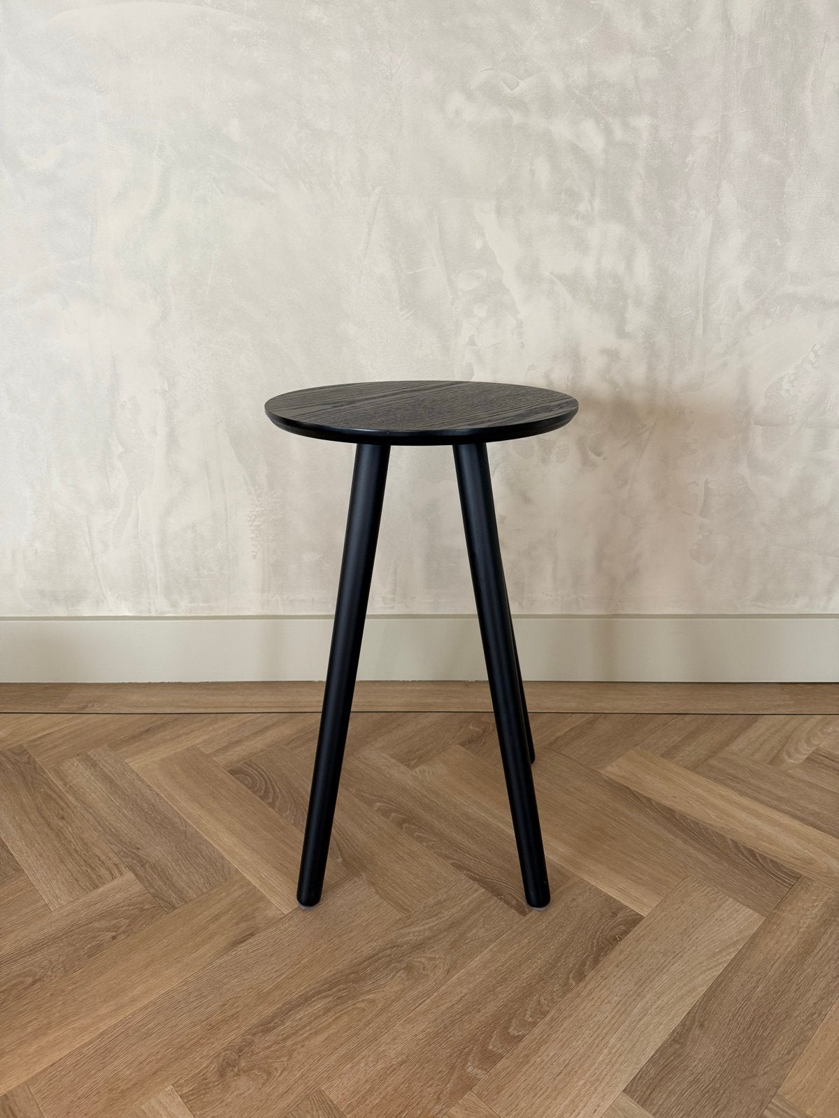 Zwart houten bijzettafel - Modern en stijlvol, Ophalen, Minder dan 45 cm, Minder dan 55 cm, Rond