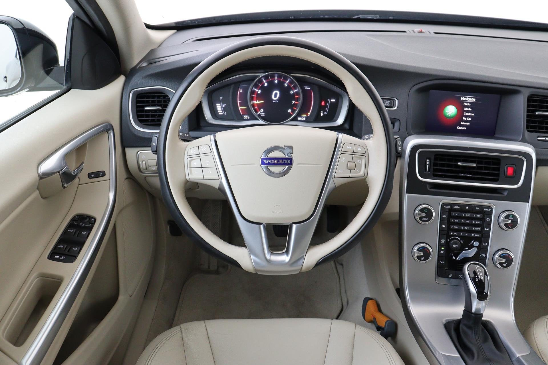 Volvo V60 CROSS COUNTRY T5 POLAR+ LUXURY -PANO.DAK|POWER-SEA, 12 maanden, 15 km/l, Gebruikt, 4 cilinders
