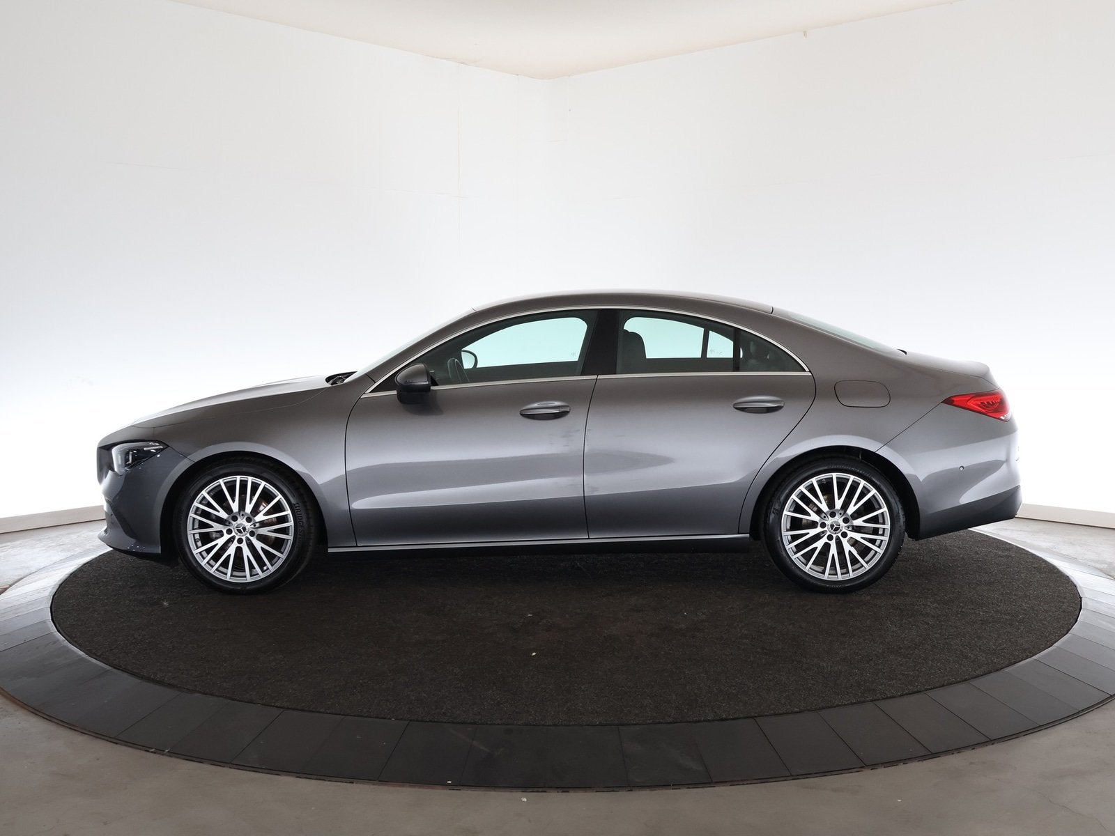 Mercedes-Benz CLA-Klasse 180 Luxury Line | Navi | Clima | Le, CLA, Gebruikt, 4 cilinders, Bedrijf