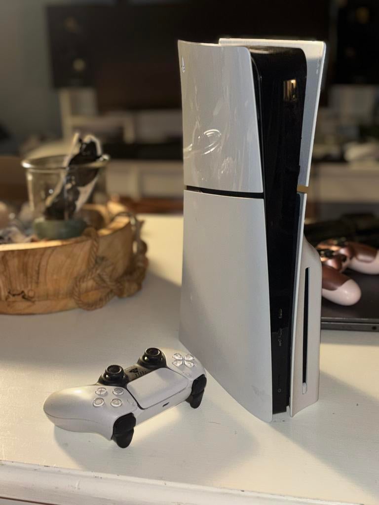 Playstation 5 slim 1TB + controler + monitor, Ophalen, Zo goed als nieuw, Playstation 5