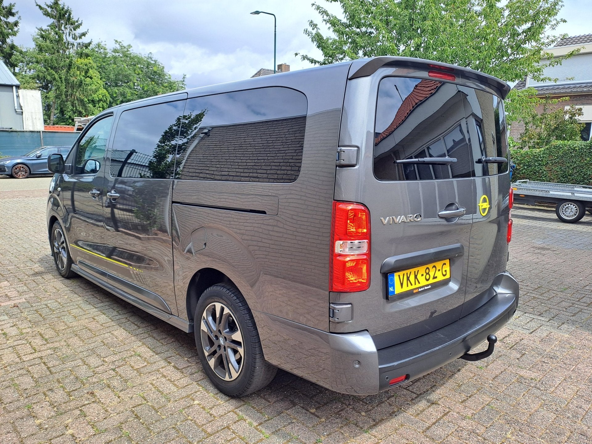 Opel Vivaro 2.0 CDTI L3H1 DC Innovation Irmscher, Gebruikt, 4 cilinders, Automatische klimaatregeling, Origineel Nederlands